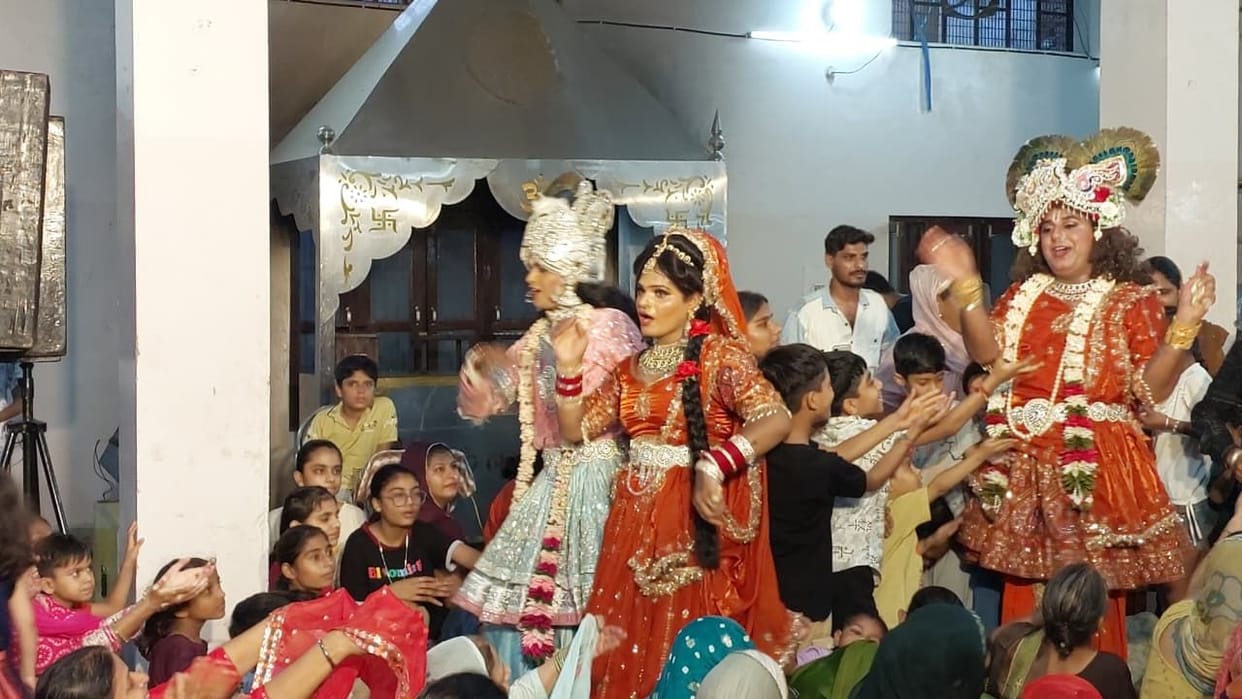 Bhajans resonate during the Chhathi festival of Lord Shri Krishna.