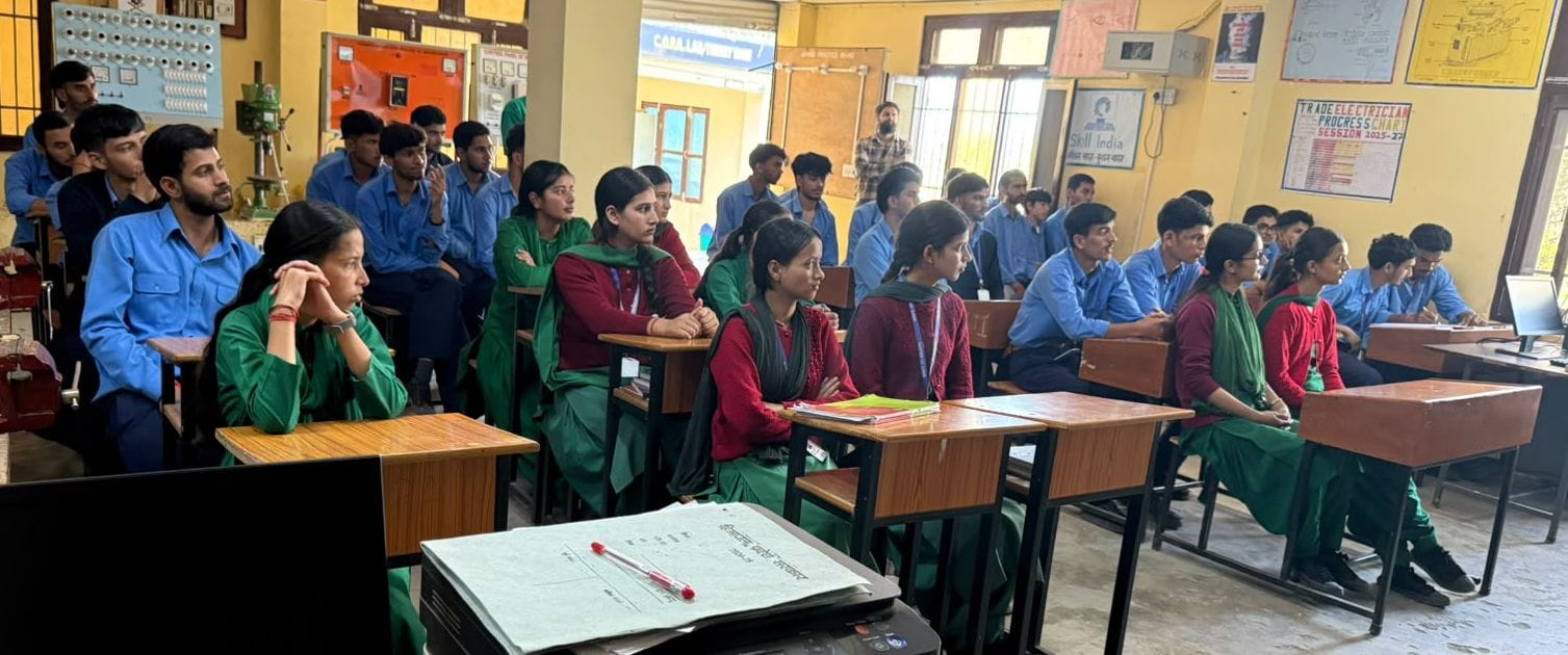 आईटीआई देलठ में वित्तीय साक्षरता शिविर में उपस्थित विद्यार्थी : प्रबंधन