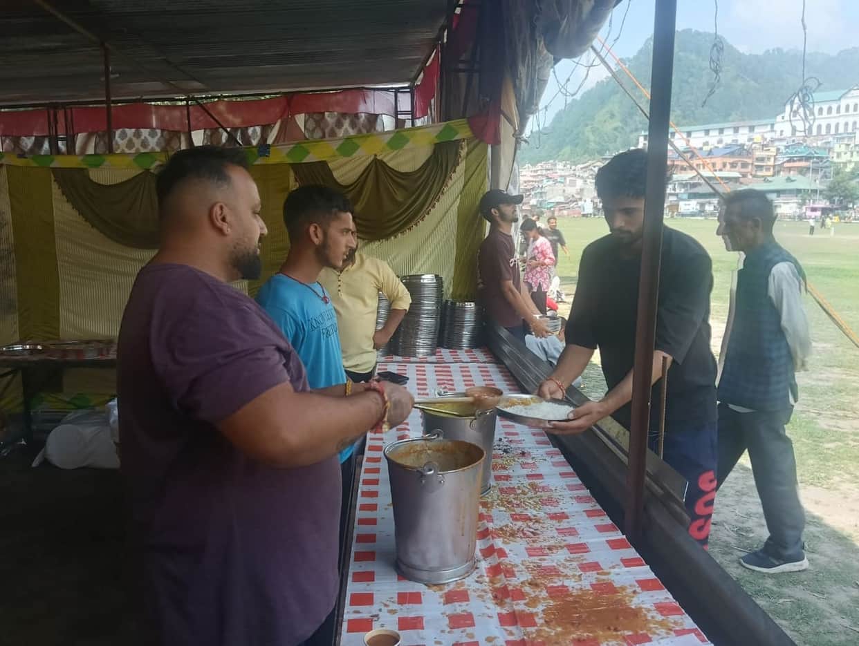 Langar volunteers, who came to serve, find themselves mired in complaints.