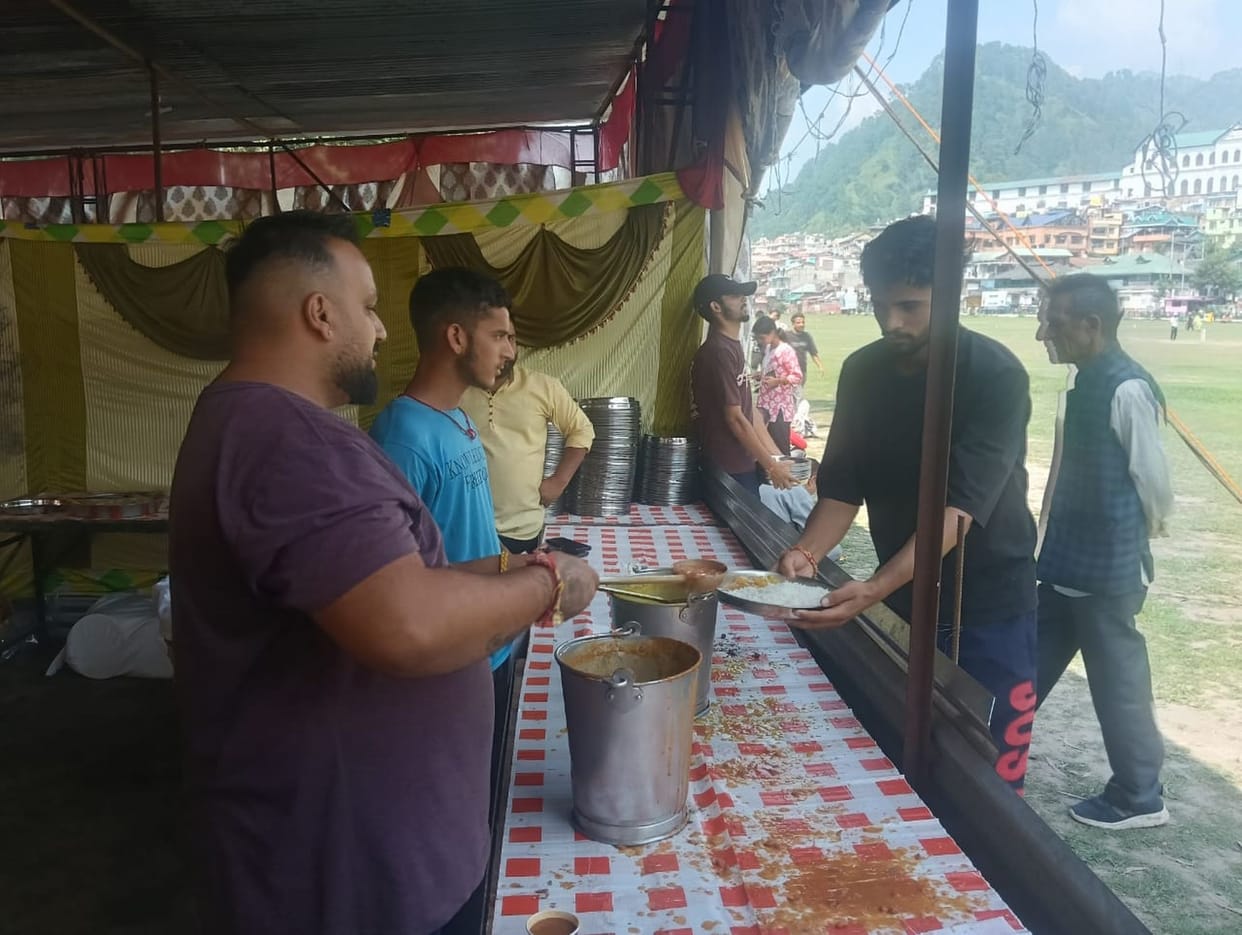 Langar volunteers, who came to serve, find themselves mired in complaints.
