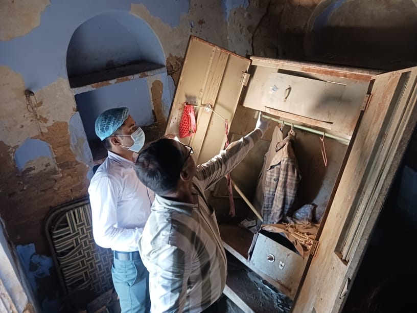 Investigation underway into the alleged theft of jewelry worth crores from a dilapidated house.