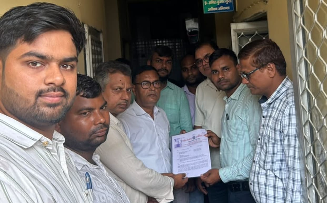 Engineers rally against the Executive Engineer's arbitrary attitude