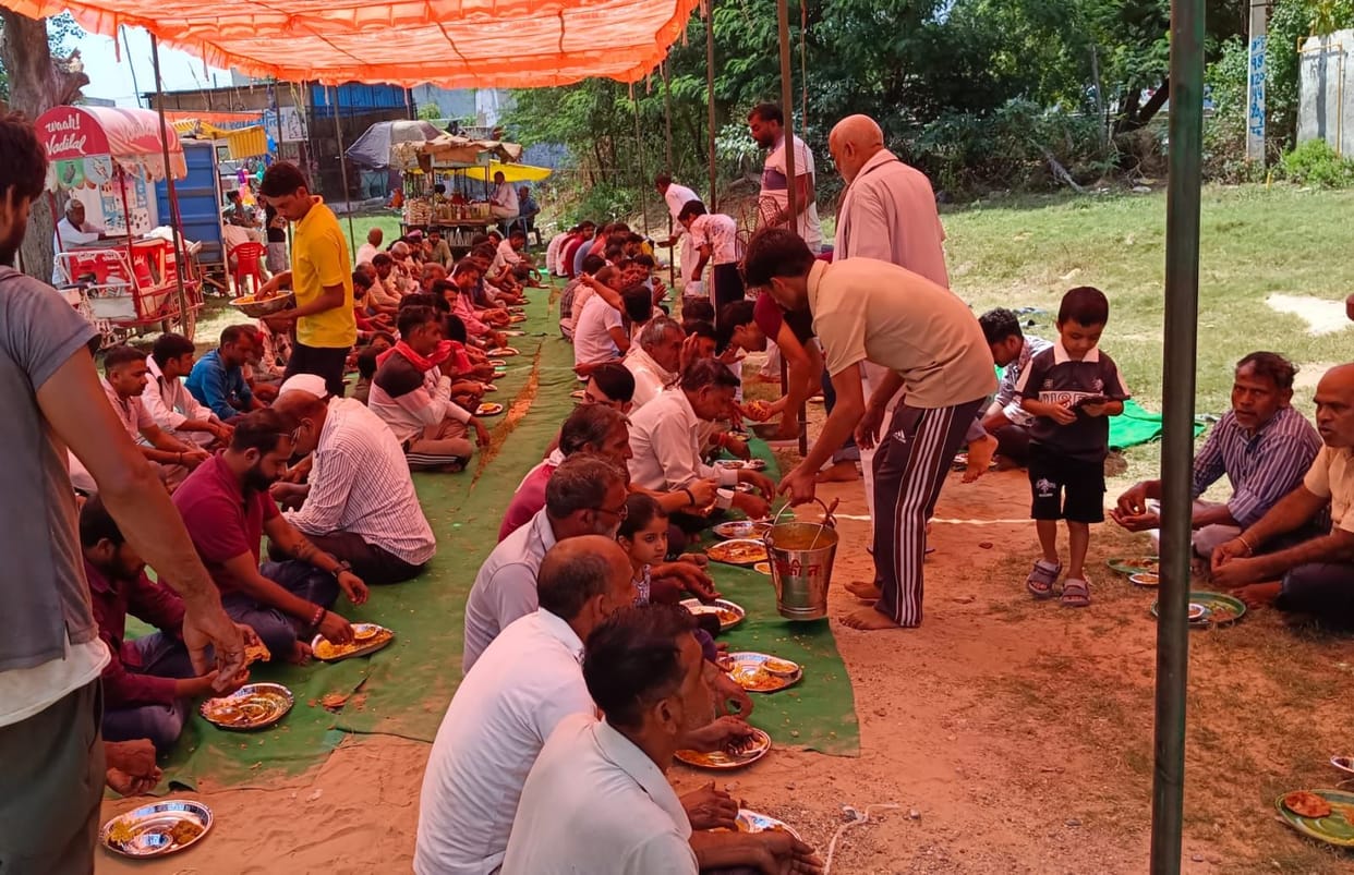 Children enjoyed the rides and toys at the fair.