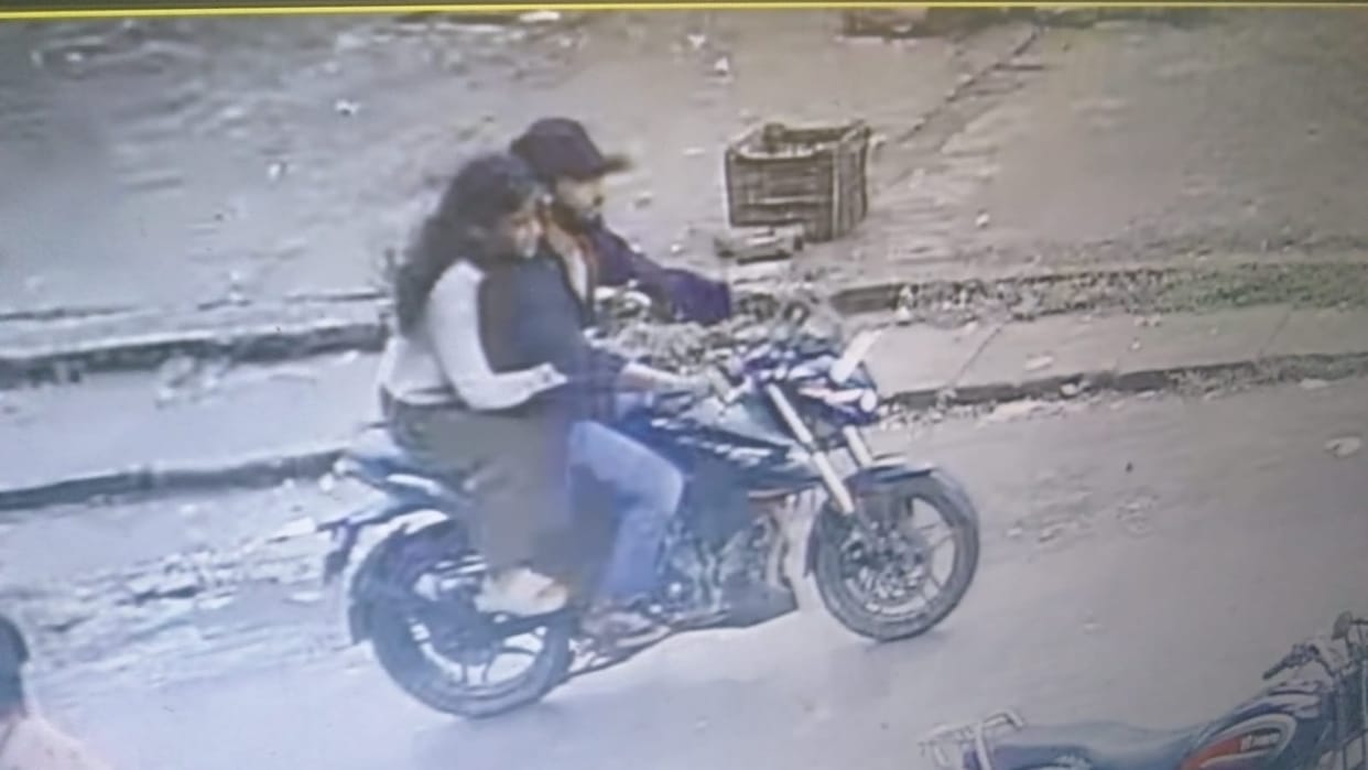 Miscreant snatches student's mobile and flees in Anapur; complaint lodged
