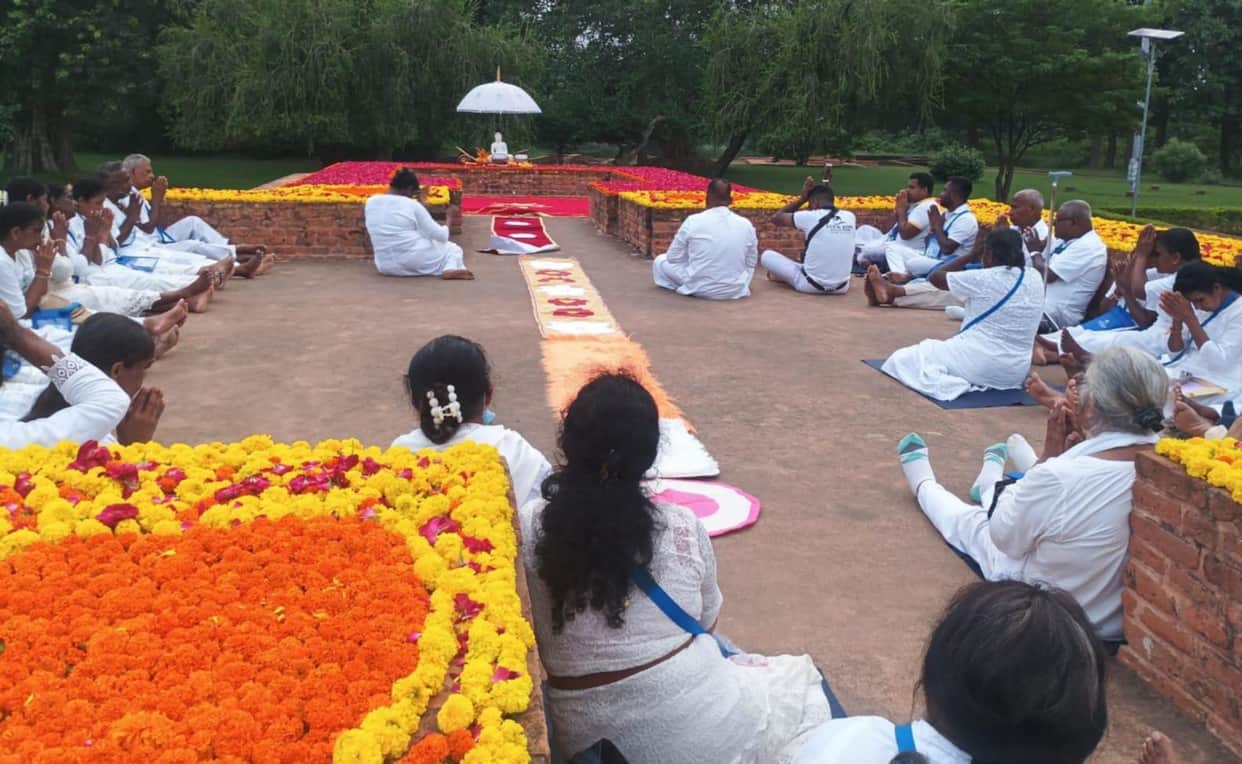 Followers from Sri Lanka performed floral worship.