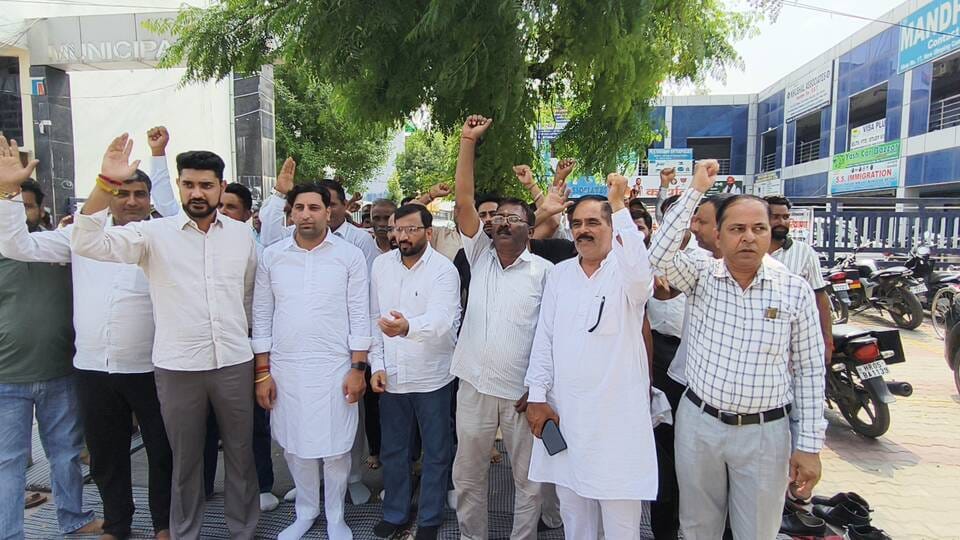 Sanitation workers extend strike until the 13th Jan Nyay Panchayats begin today.