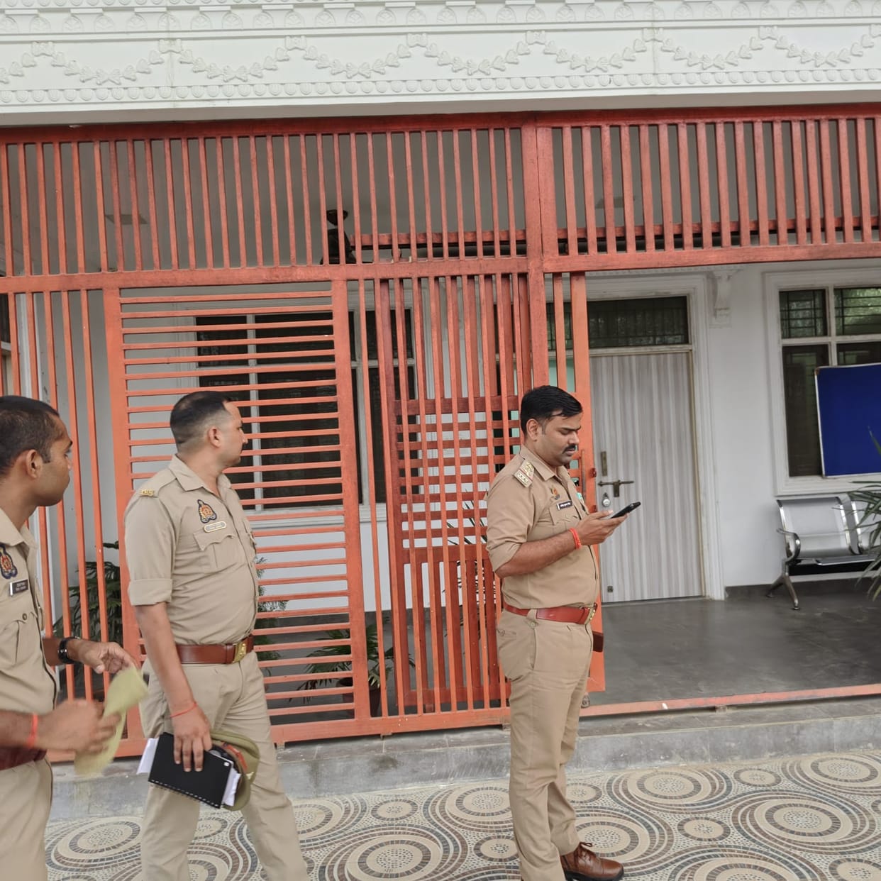 Village administrators hold BDO hostage; commotion at Paniyara Block office.