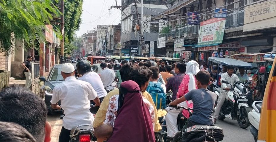 People stuck in traffic jams on Jail Road and Sitapur Hospital Road.
