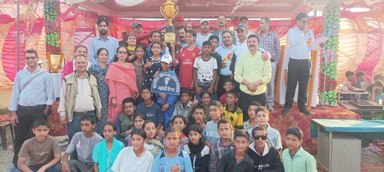 Majholi Tipper emerges as the overall winner; welcomed upon arrival at school