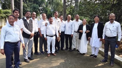 यबरेली में बुधवार को कलेक्ट्रेट सभागार में आयोजित जिला विकास समन्वय एवं अनुश्रवण समिति की बैठक 