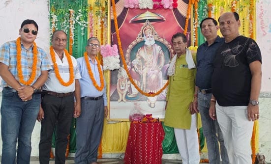 Agrawal Samaj will install an eight-metal statue of Maharaja Agrasen