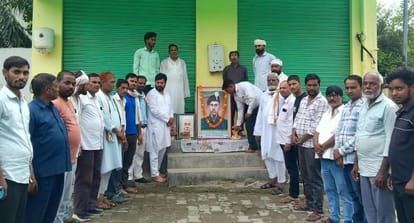 अमर शहीद अब्दुल हमीद की पुण्यतिथि एवं गोविंद बल्लभ पंत की जयंती पर गोष्ठी में मौजुद पदाधिकारी।