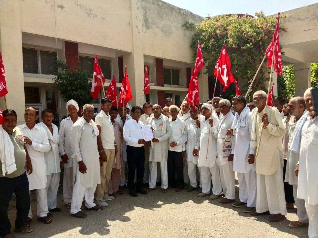 Demand to declare Bhattu Kalan drought-hit; farmers stage a sit-in.