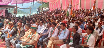 बंजार के कलाकेन्द्र में हुआ बंजार कांग्रेस का जनरल हाउस में भाग लेते कार्यकर्ता।-संवाद