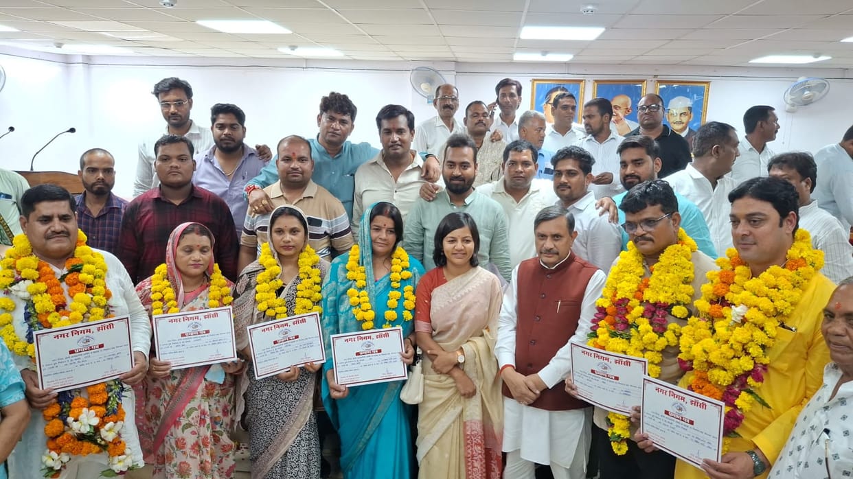 Rebellion... BJP's strategy collapses; rebel Neeta outshines the organization's choice, Ritika.