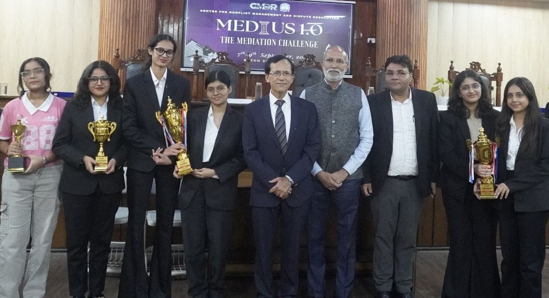 डॉ. बीआर अंबेडकर राष्ट्रीय विधि विश्वविद्यालय में हुई राष्ट्रीय मध्यस्थता प्रतियोगिता में शामिल
