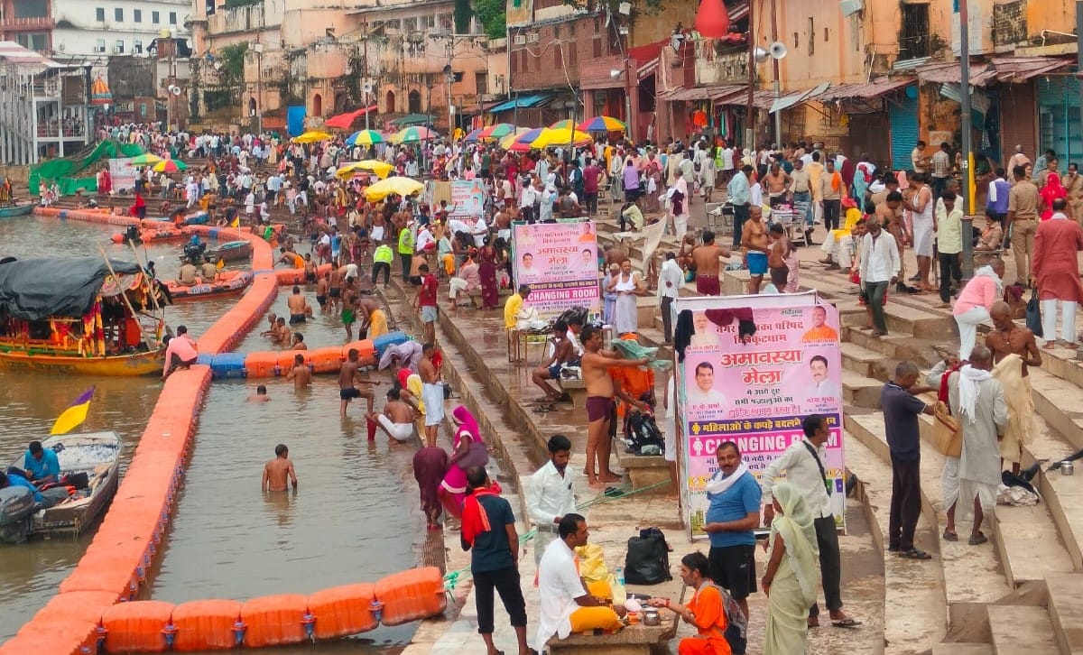 1.5 million people took a holy dip in the Mandakini