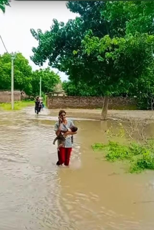 75% of the people across 25 villages did not receive relief kits; there is no drinking water in the flood-marooned villages.