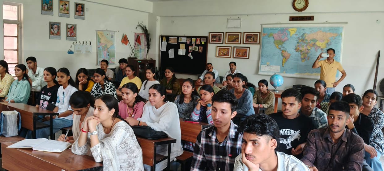 Tips shared with students to avoid financial fraud.