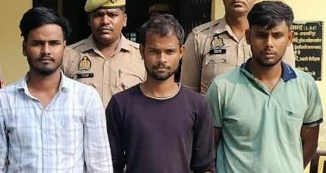 जलालाबाद पुलिस की गिरफ्त में तीन आरोपी। स्रोत: पुलिस