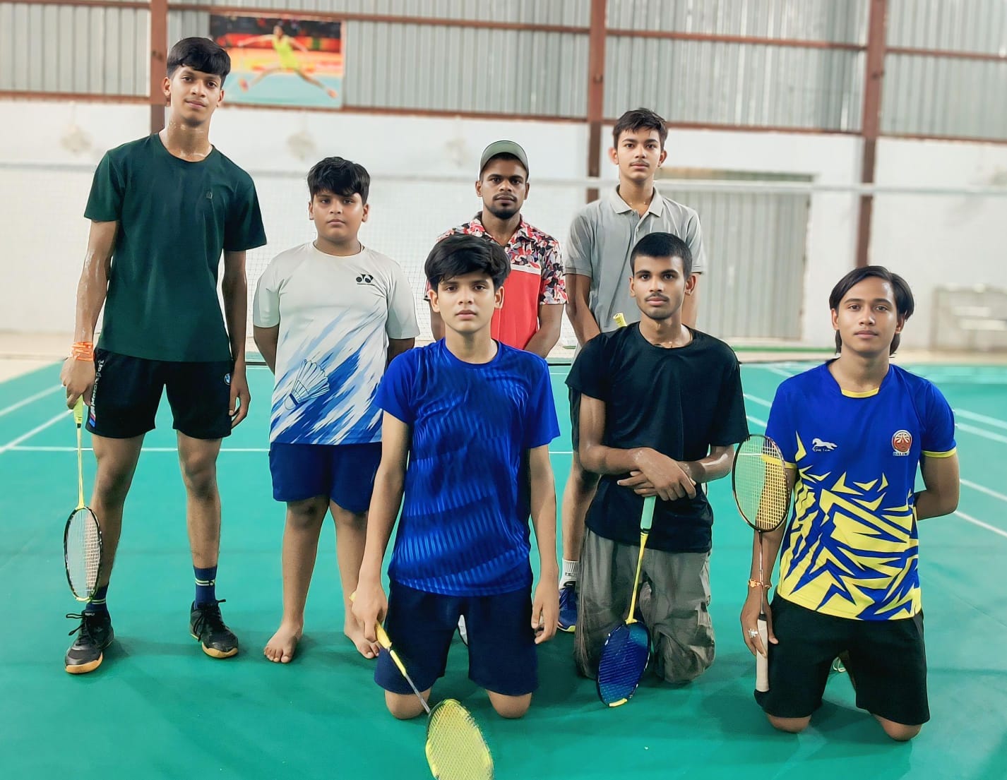 जनपदीय जूनियर बालक व बालिका वर्ग में चयनित शटलर। स्रोत- स्टेडियम