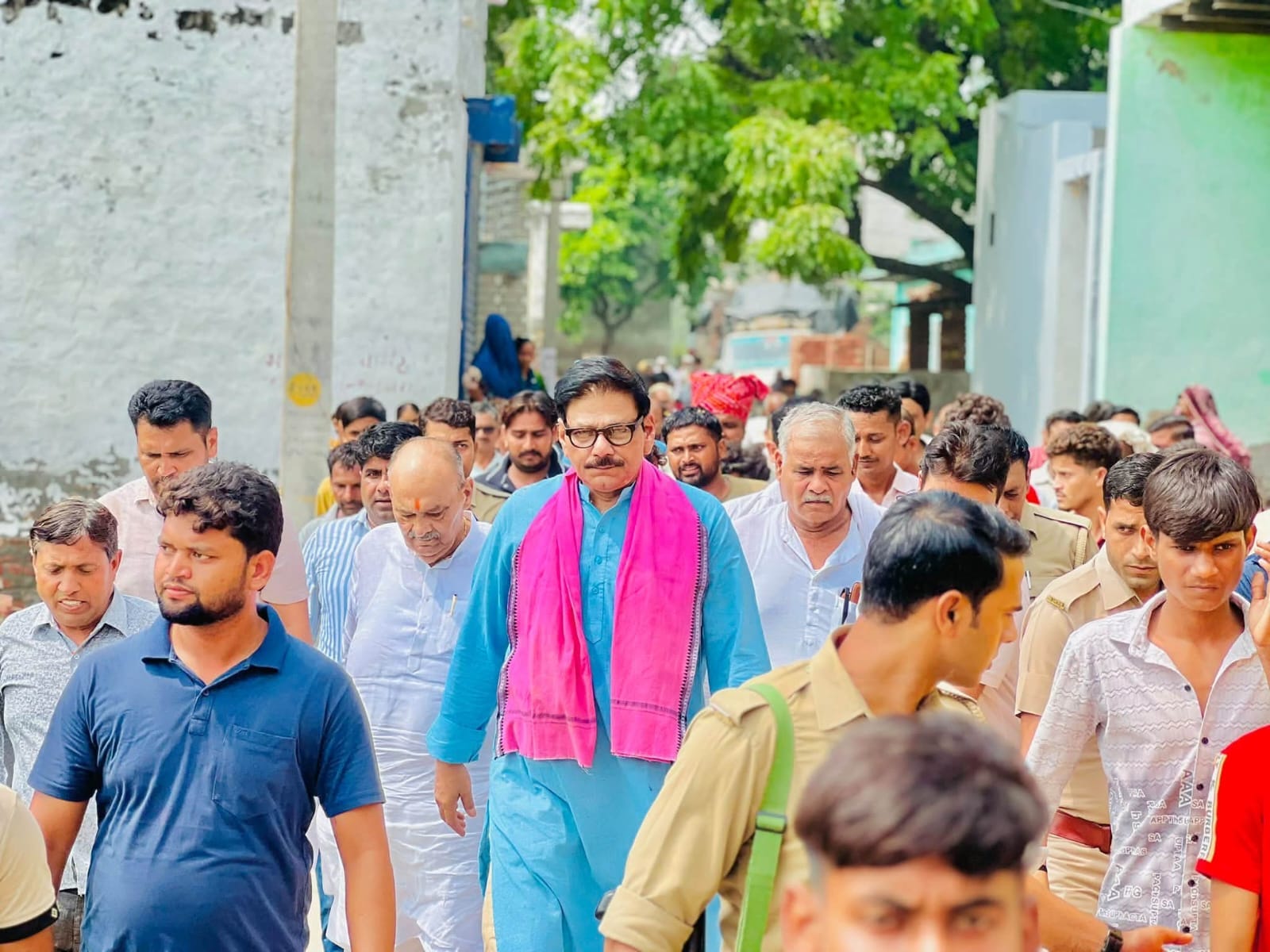 जेवर में तीन गांवों में 3.94 करोड़ के विकास कार्यों की शुक्रवार को शुरुआत की गई।