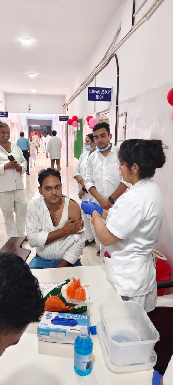 Health workers vaccinated against swine flu