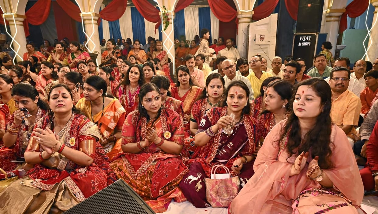 Today, Dadi's *darbar* is being held; Dadi Ma is coming...