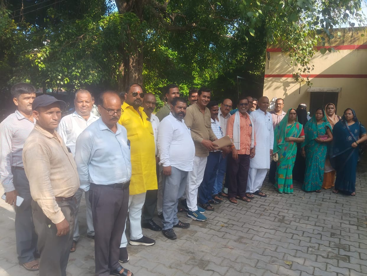 Memorandum submitted seeking inclusion of Shiksha Mitras in special TET