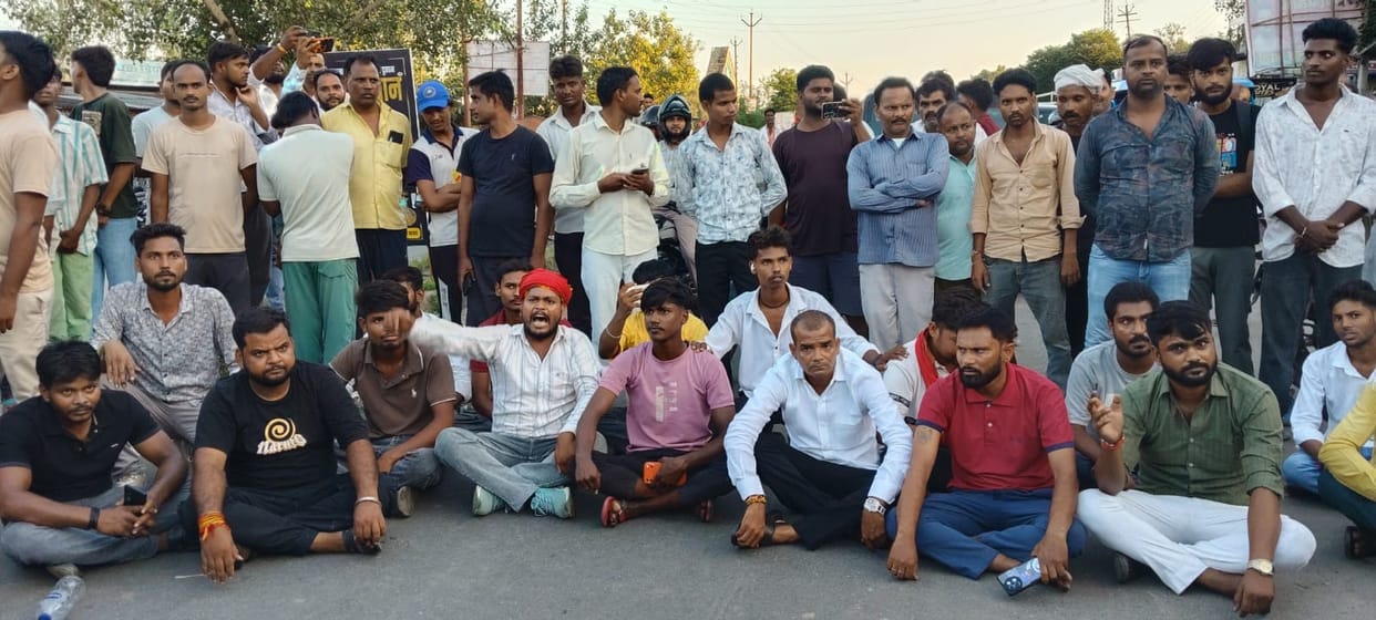 Villagers, enraged by power cuts, blocked the Lumbini-Dudhiya road.