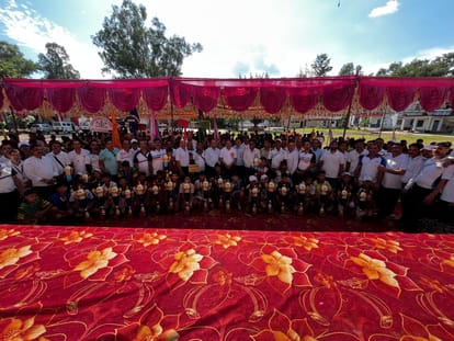 बरोटीवाला स्कूल में खेली गई जिला स्तरीय मेजर व माईनग गेम्स की विजेता व उपविजेता टीम मुख्य अतिथि