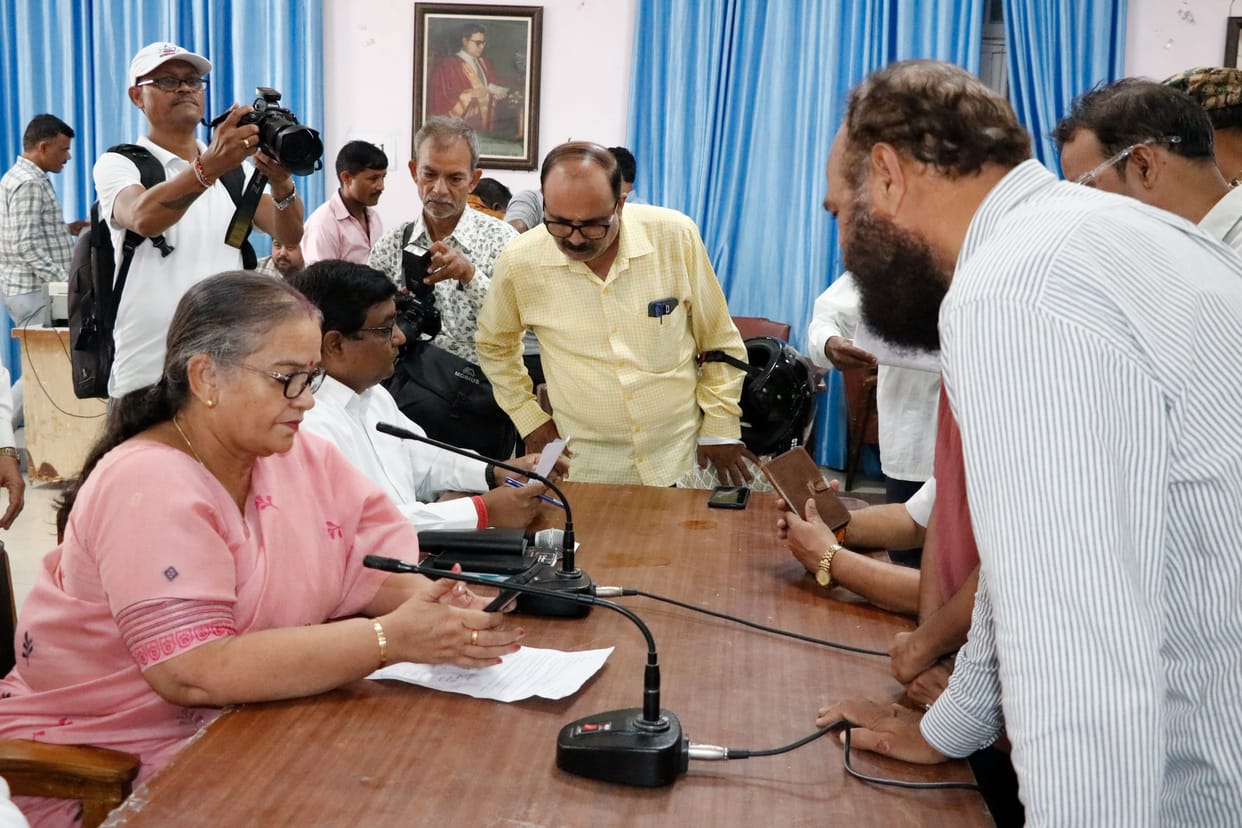 Staff had been making a shopkeeper run from pillar to post for a year regarding property tax assessment; relief was finally granted at the Sampoorna Samadhan