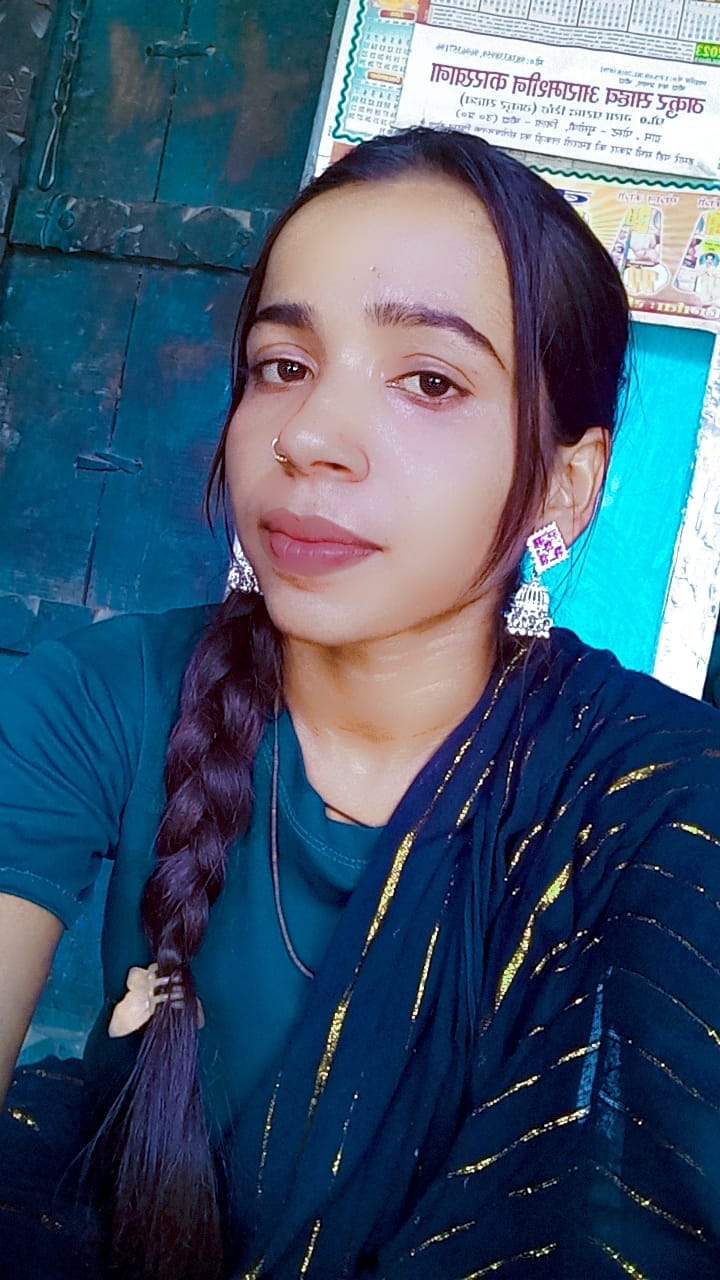 Young woman jumps into Yamuna after father calls her a shirker.