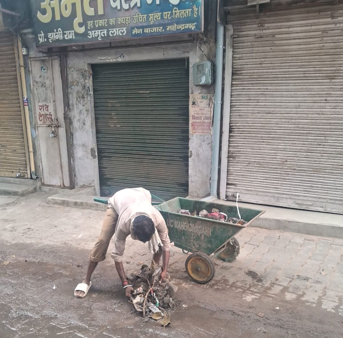 Race to clean up before CM's visit; 55 tonnes of garbage yet to be cleared from the city.