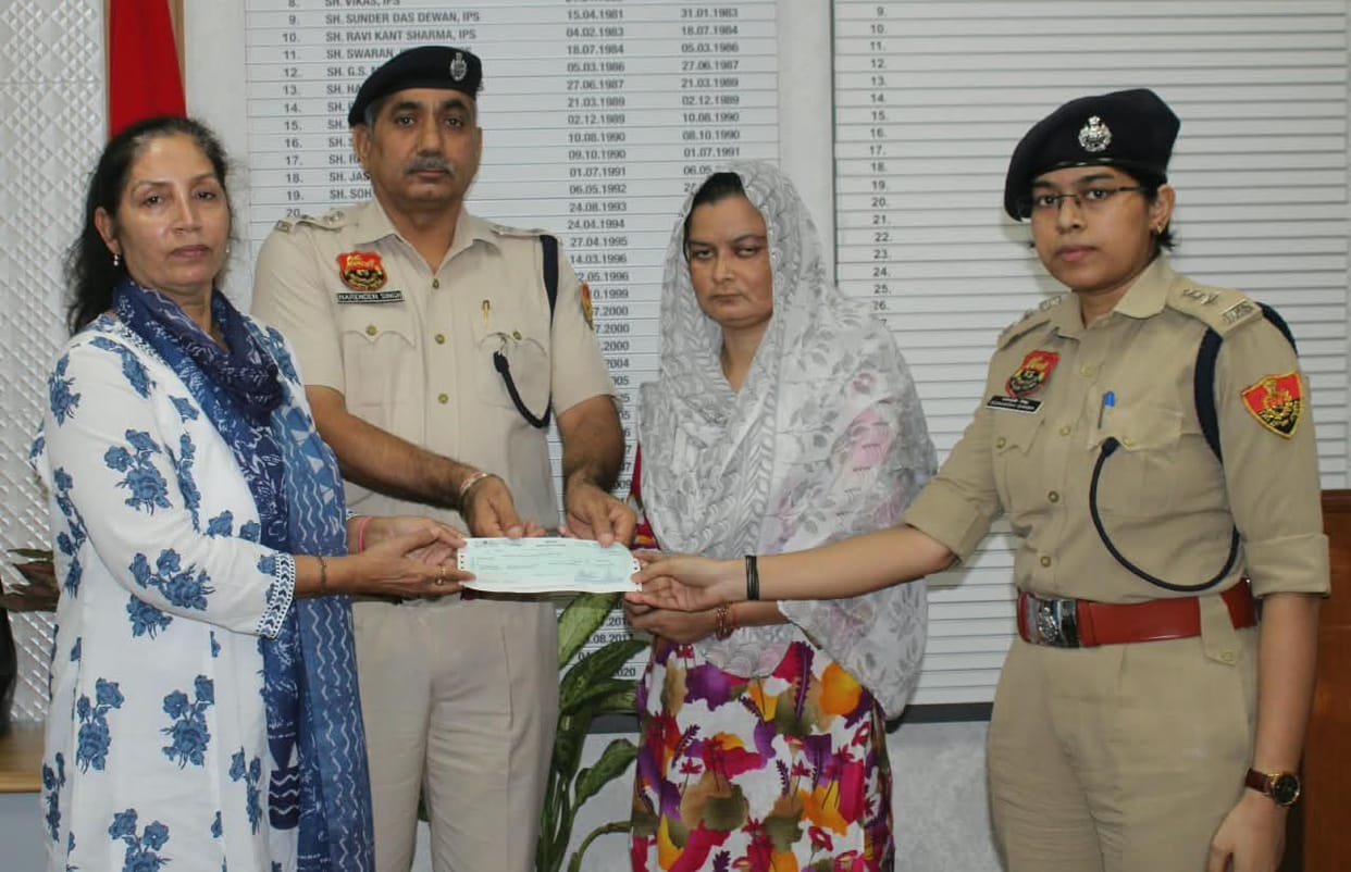 Financial assistance of 25.05 lakh provided to the family of the deceased constable.
