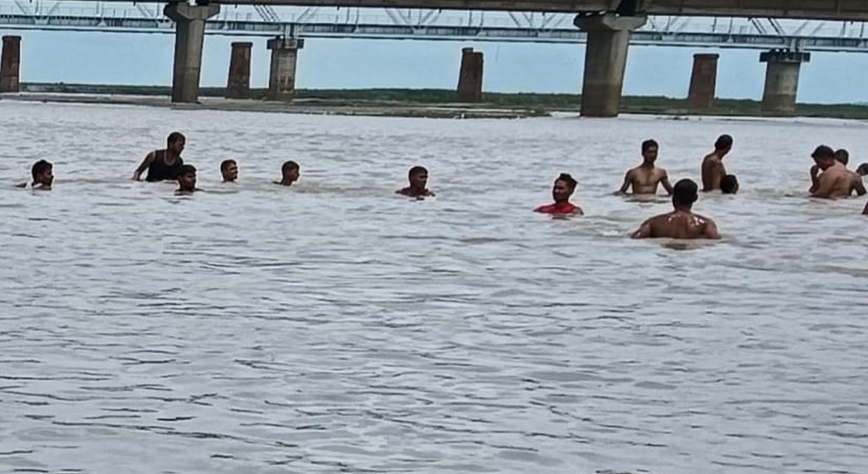 12-year-old girl drowns in Ganga during Amavasya bath, two rescued