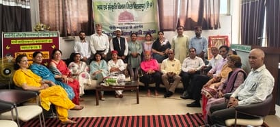 जिला भाषा संस्कृति विभाग बिलासपुर की ओर से आयोजित कवि सम्मेलन में मौजूद साहित्यकार। स्रोत: भाषा
