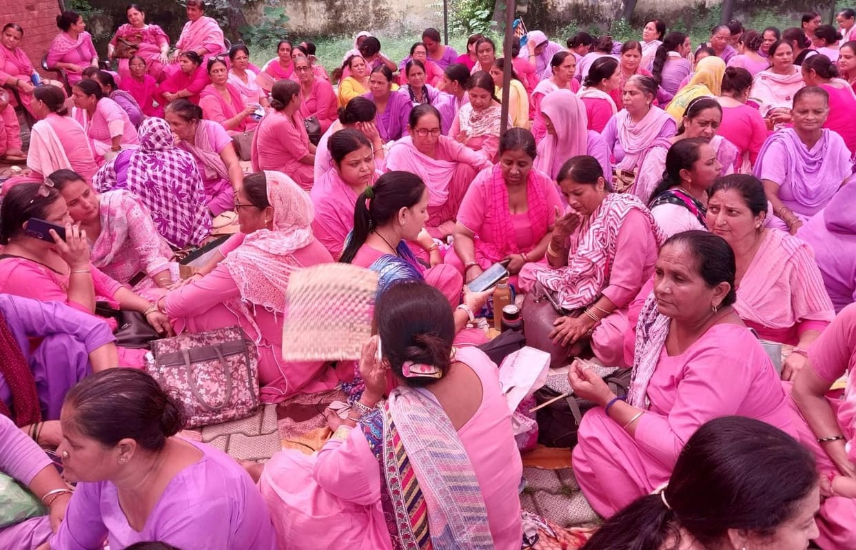 Anganwadi workers announce decision to continue their agitation