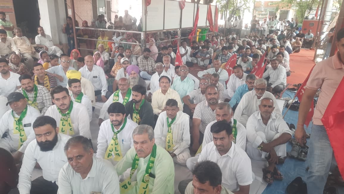 Government agrees to sanitation workers' demands; they will resume work today