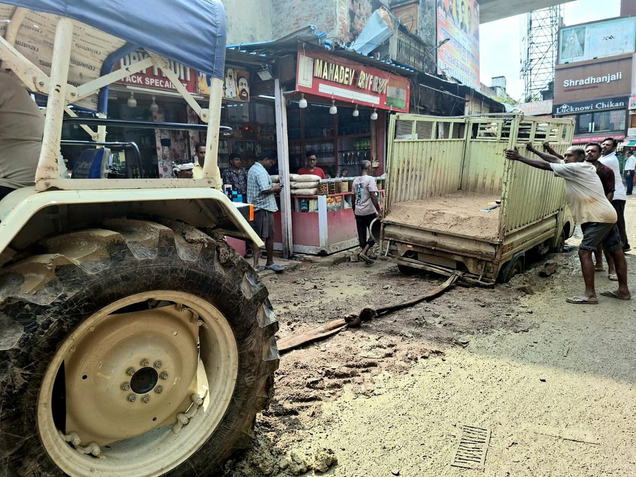 Municipal Corporation digging work on Natkheda Road causes trouble; vehicles stuck in mud, businesses affected.