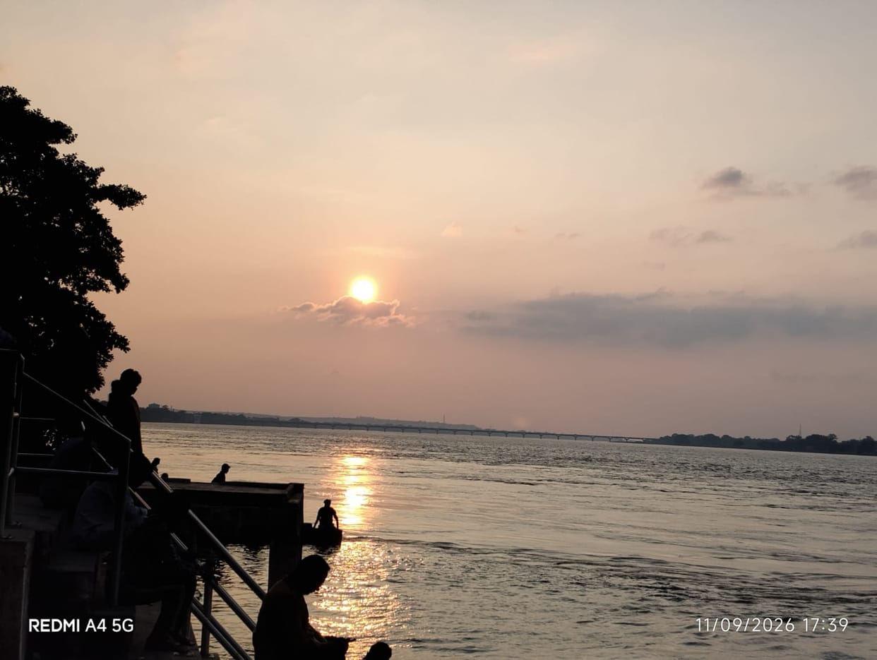 After a day of shifting clouds and alternating sun and shade, the mercury dropped by three degrees.