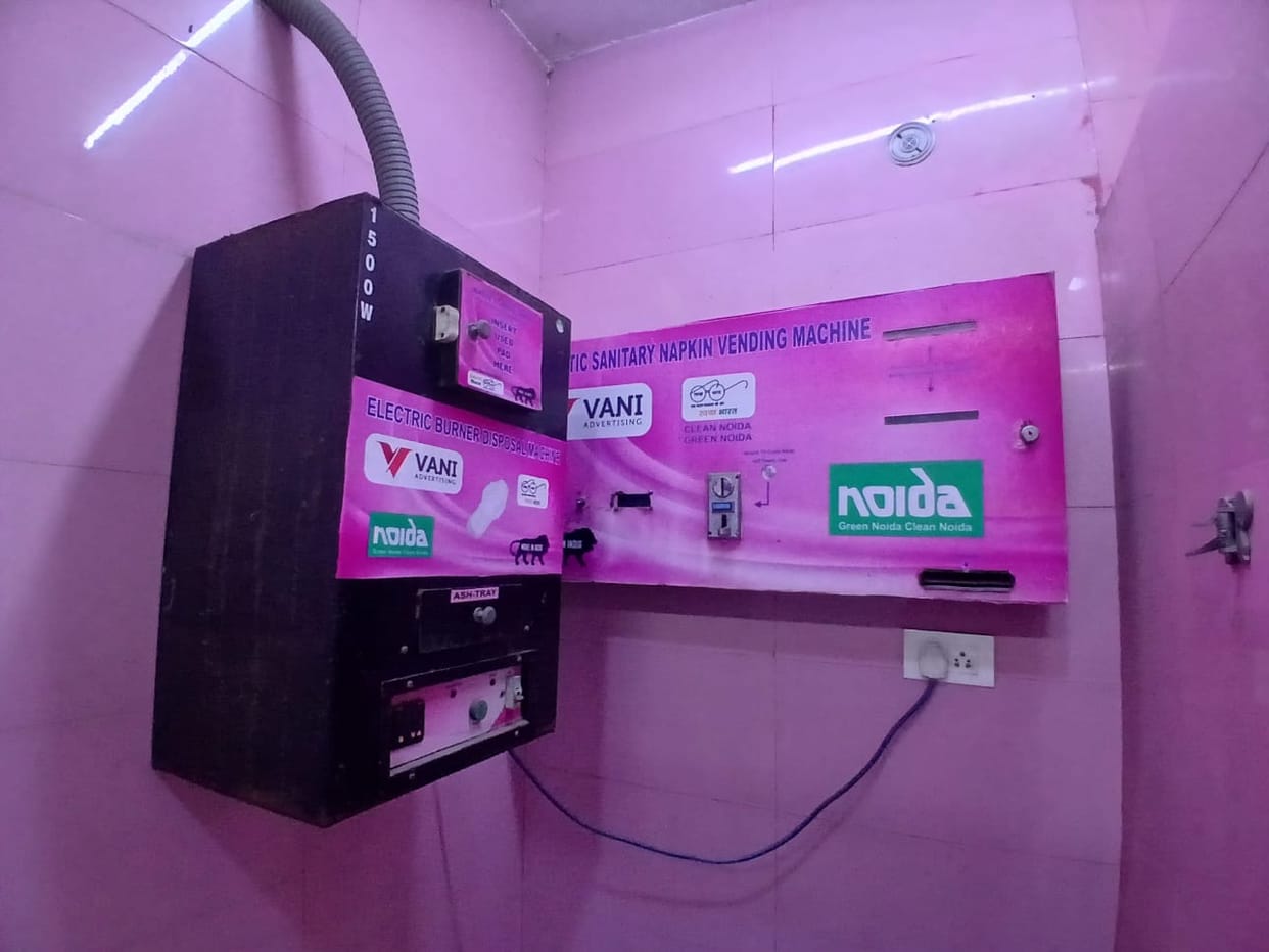 Beautiful pink board outside and empty box inside, not a single pad is available when needed