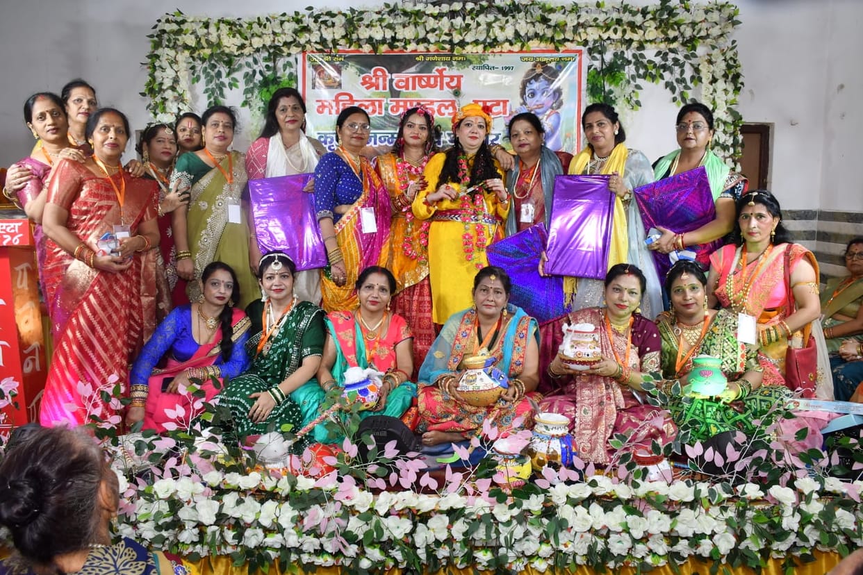 Live tableaus and cultural performances captivated the audience; an elderly person was honored.