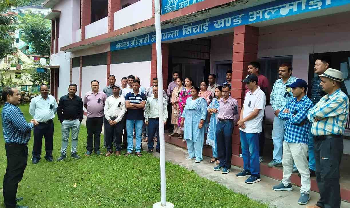 Ministerial staff registered their protest by wearing black armbands.