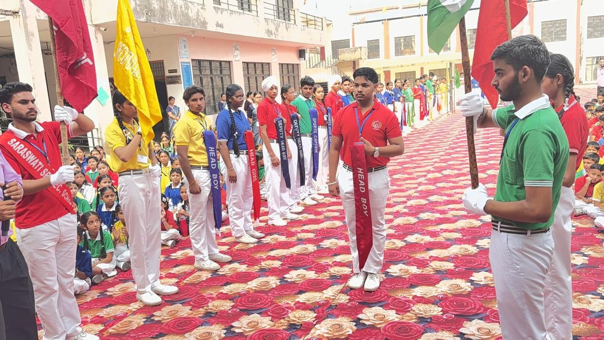 Responsibilities entrusted to students at the investiture ceremony