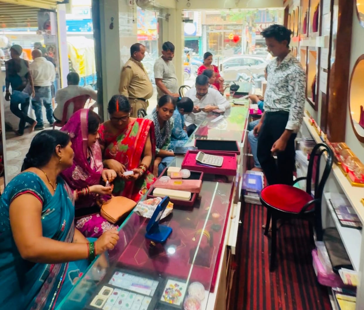 Hartalika Teej: The craze for oversized jhumkas and chandbalis.
