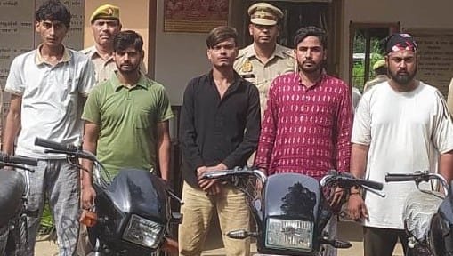 Five members arrested; used to sell bikes after changing their registration numbers.