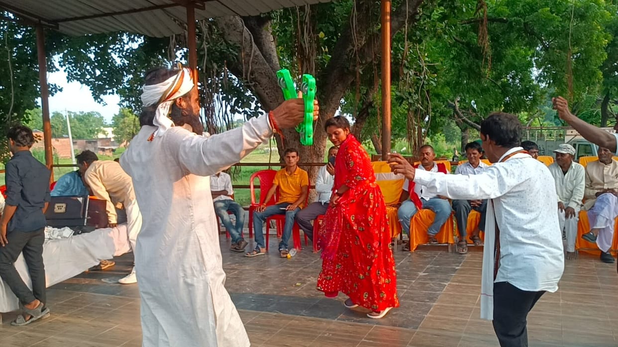 The melodious strains of Kajri flowed at the Budhenath Temple; the venue resounded with applause.