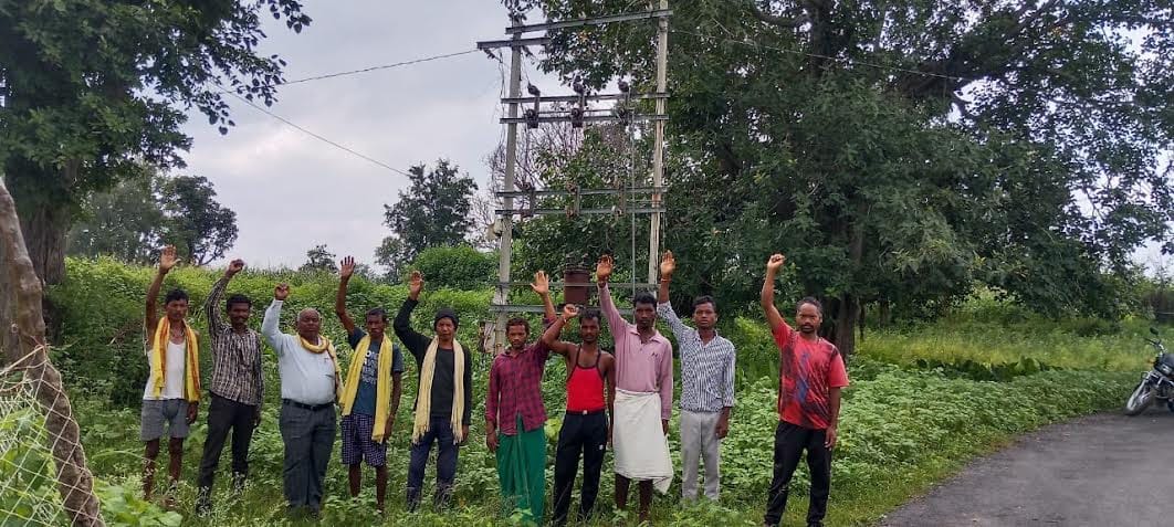 Protest over failure to replace transformer burnt out a month ago.