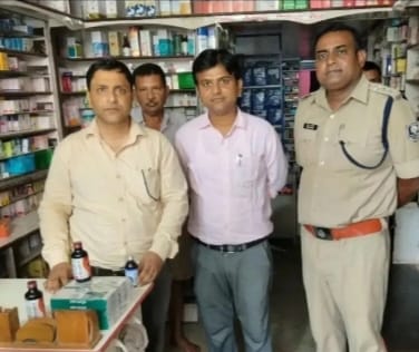 बेगूसराय: जिले में नशे के खिलाफ बड़ा अभियान, पुलिस-प्रशासन और विभागों की संयुक्त टीम ने खंगाली दुकानें
